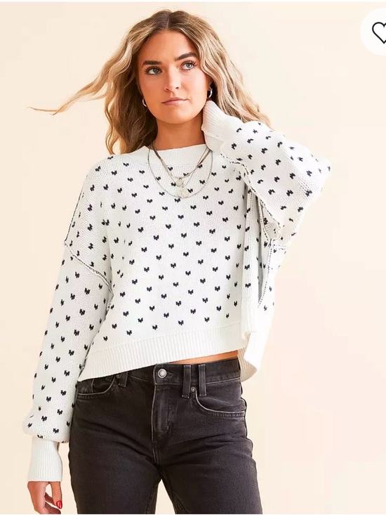 Free People Sweaters - Free People Cream Crewneck Sweater with navy blue heart Pattern size L